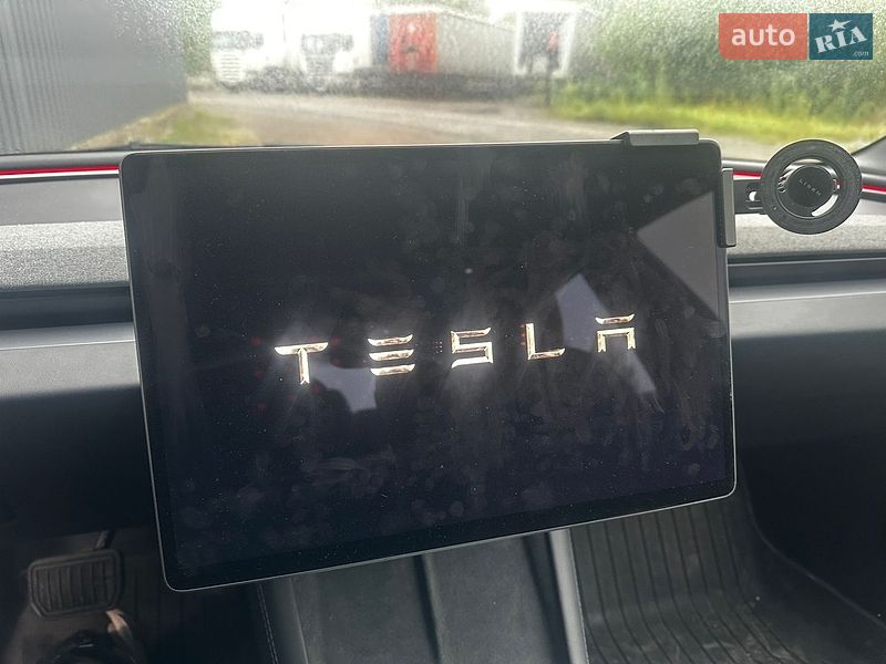 Седан Tesla Model 3 2024 в Рівному