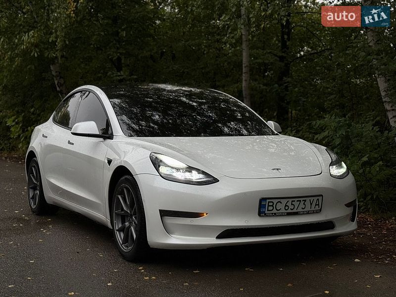 Tesla Model 3 2021