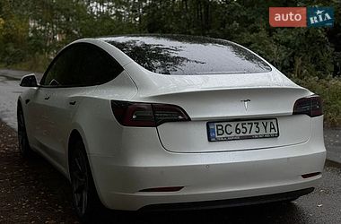 Седан Tesla Model 3 2021 в Львові