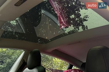 Седан Tesla Model 3 2021 в Львові