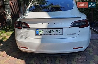 Седан Tesla Model 3 2022 в Львове