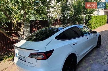 Седан Tesla Model 3 2022 в Львове