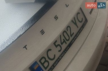 Седан Tesla Model 3 2022 в Львове