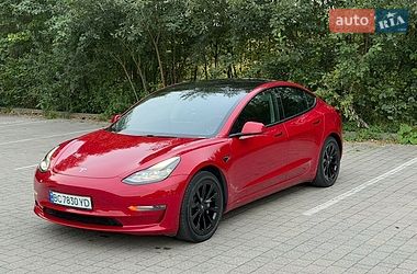 Седан Tesla Model 3 2021 в Львові