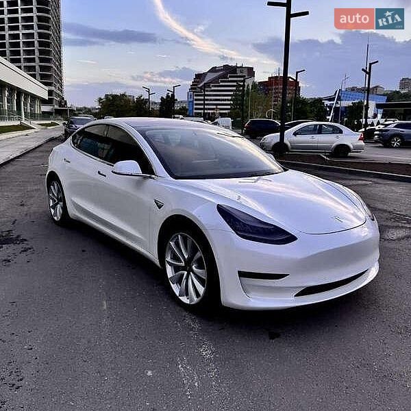 Седан Tesla Model 3 2019 в Львові фото 3 Седан Tesla Model 3 2019 в Львові
