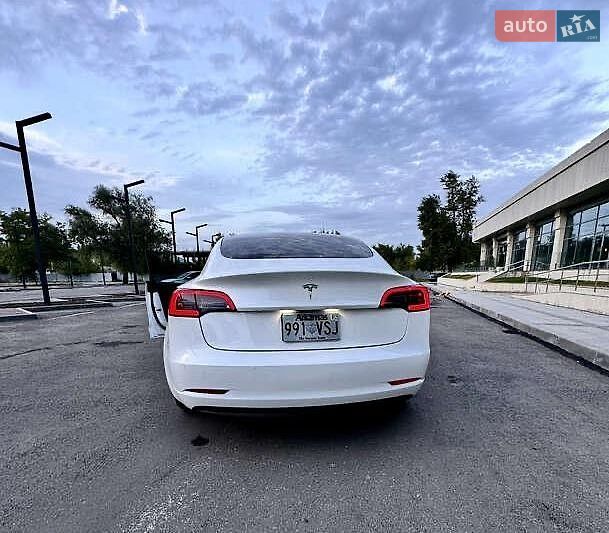 Седан Tesla Model 3 2019 в Львові фото 9 Седан Tesla Model 3 2019 в Львові