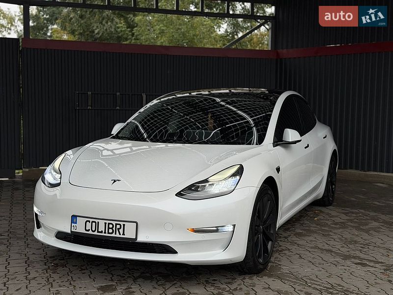 Седан Tesla Model 3 2018 в Ірпені