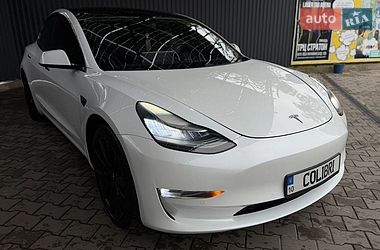 Седан Tesla Model 3 2018 в Ірпені