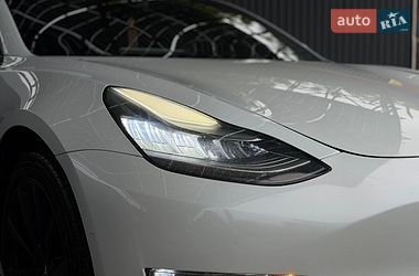 Седан Tesla Model 3 2018 в Ірпені