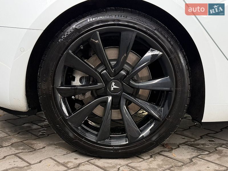 Седан Tesla Model 3 2018 в Ірпені