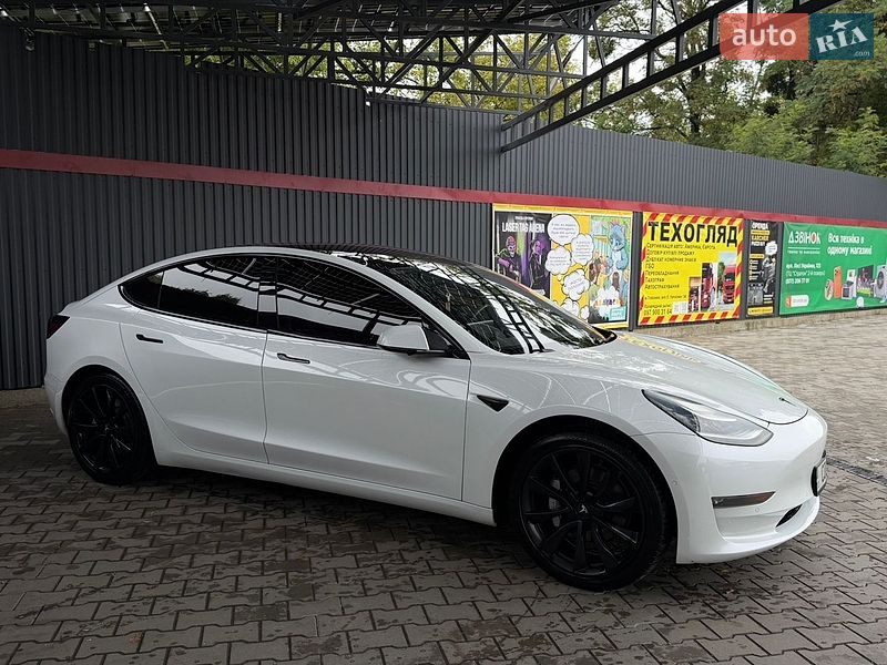 Седан Tesla Model 3 2018 в Ірпені