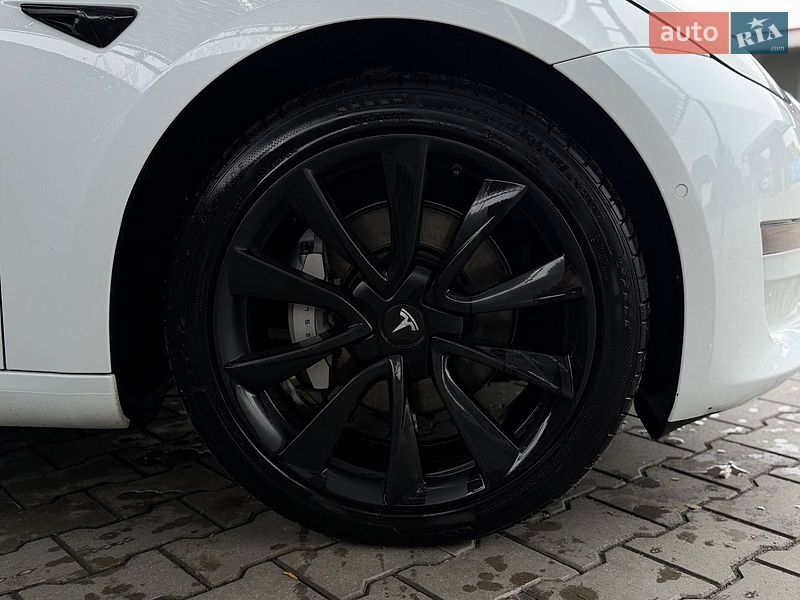 Седан Tesla Model 3 2018 в Ірпені
