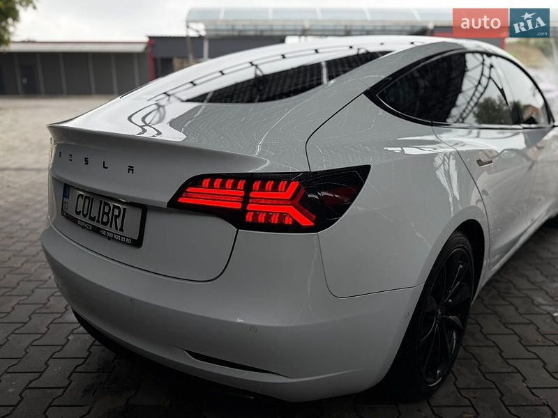 Седан Tesla Model 3 2018 в Ірпені