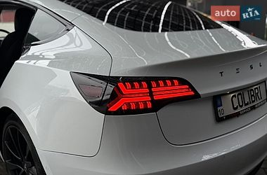Седан Tesla Model 3 2018 в Ірпені