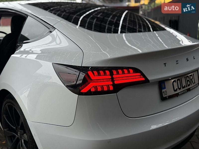 Седан Tesla Model 3 2018 в Ірпені
