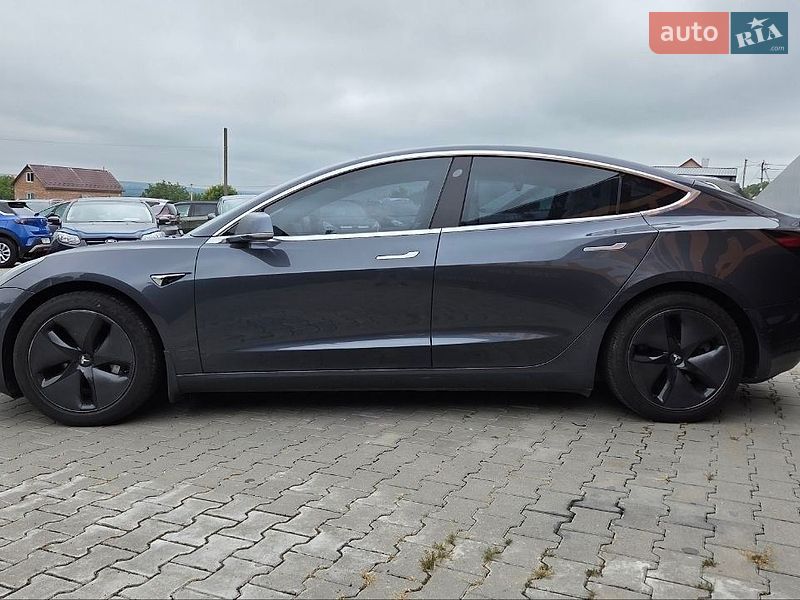 Седан Tesla Model 3 2019 в Хмельницком