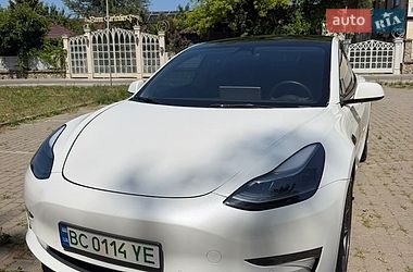 Седан Tesla Model 3 2021 в Черновцах