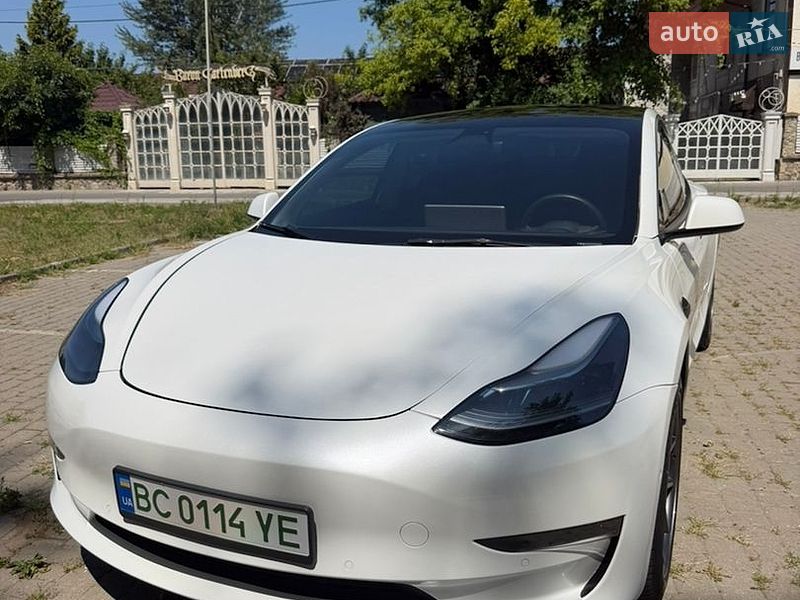 Tesla Model 3 2021