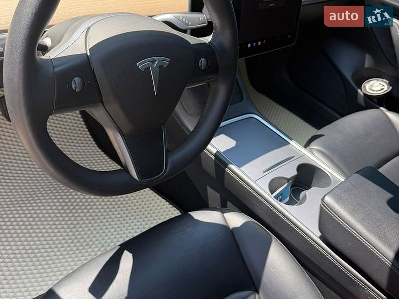 Седан Tesla Model 3 2021 в Черновцах фото 19 Седан Tesla Model 3 2021 в Черновцах