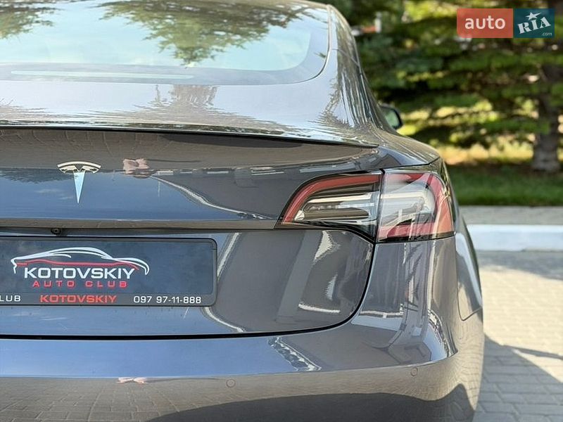 Седан Tesla Model 3 2021 в Одесі