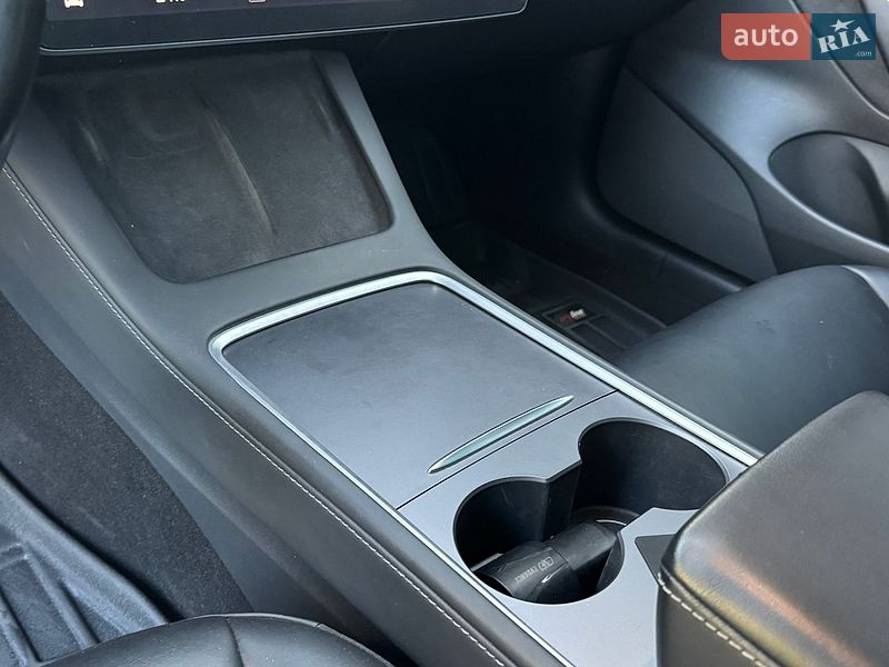 Седан Tesla Model 3 2019 в Одессе