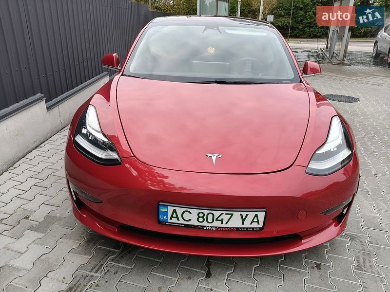 Седан Tesla Model 3 2018 в Луцьку