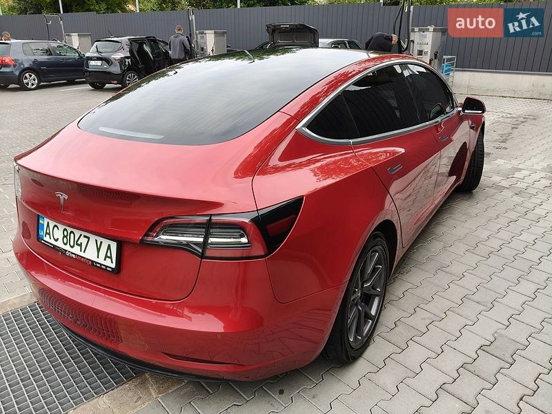 Седан Tesla Model 3 2018 в Луцьку