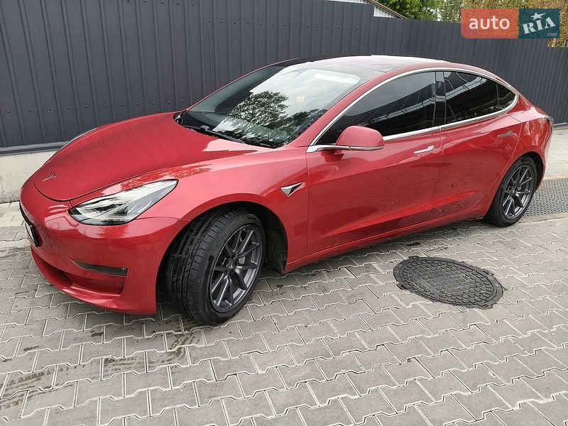 Седан Tesla Model 3 2018 в Луцьку