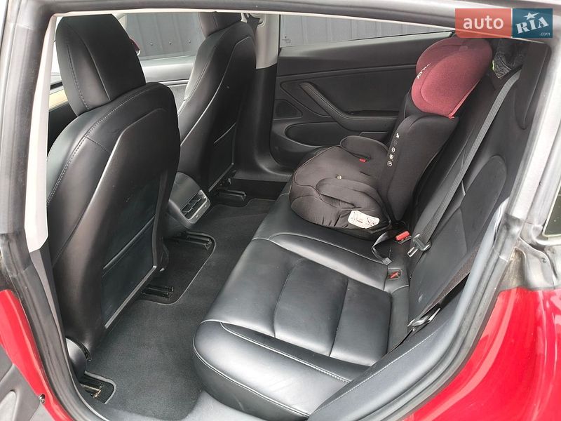 Седан Tesla Model 3 2018 в Луцьку