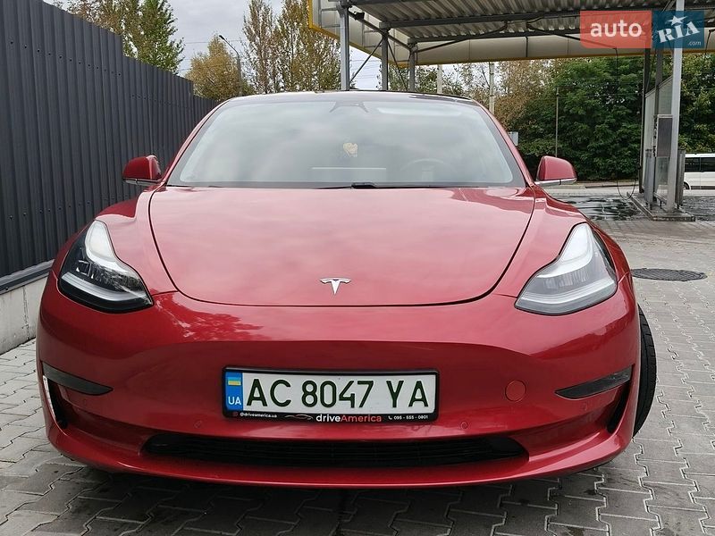 Седан Tesla Model 3 2018 в Луцьку