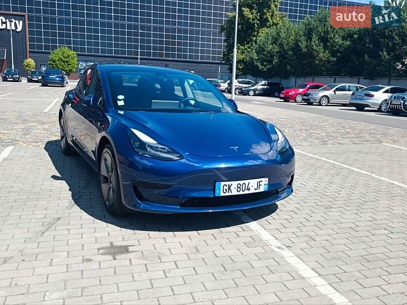 Седан Tesla Model 3 2022 в Луцьку