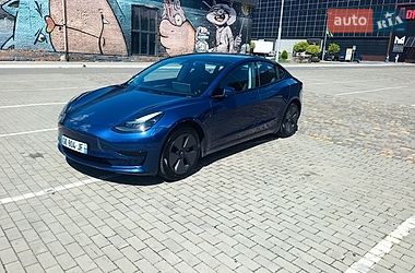 Седан Tesla Model 3 2022 в Луцьку