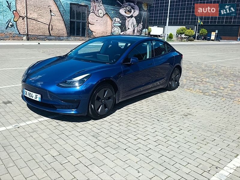 Седан Tesla Model 3 2022 в Луцьку