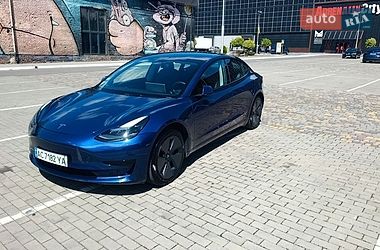 Седан Tesla Model 3 2022 в Луцьку