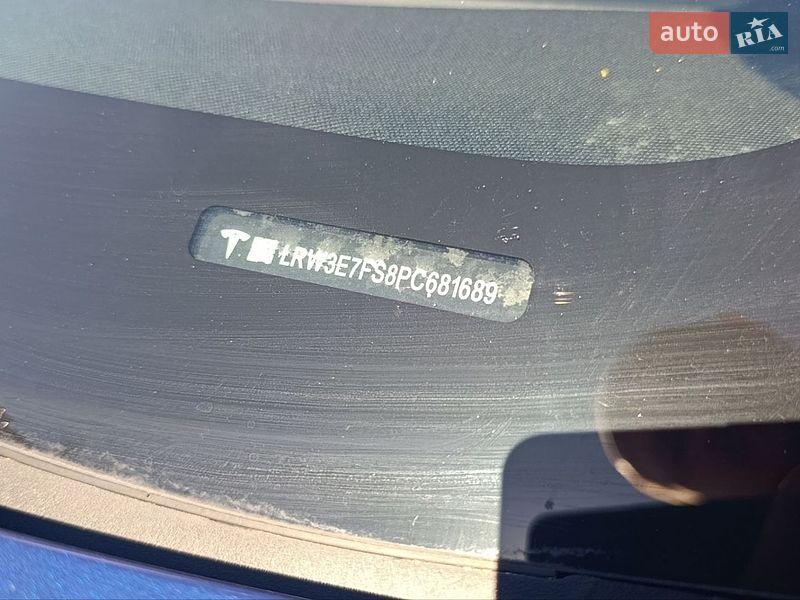 Седан Tesla Model 3 2022 в Луцьку