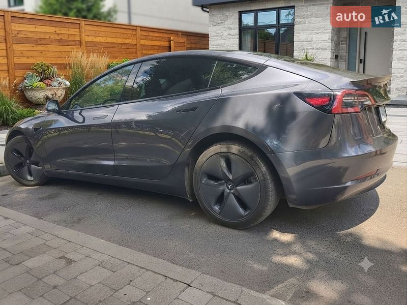 Седан Tesla Model 3 2023 в Одесі