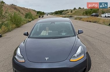 Седан Tesla Model 3 2021 в Одессе