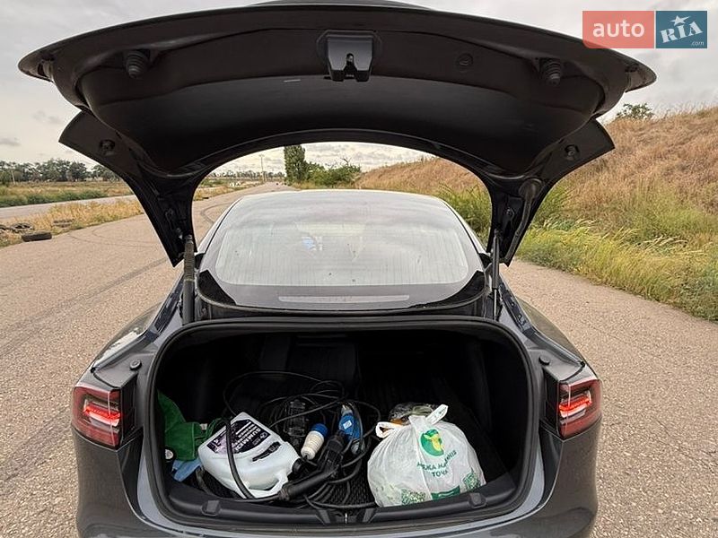Седан Tesla Model 3 2021 в Одессе