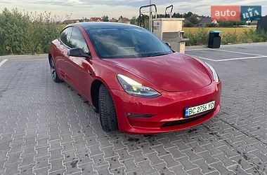 Седан Tesla Model 3 2022 в Киеве
