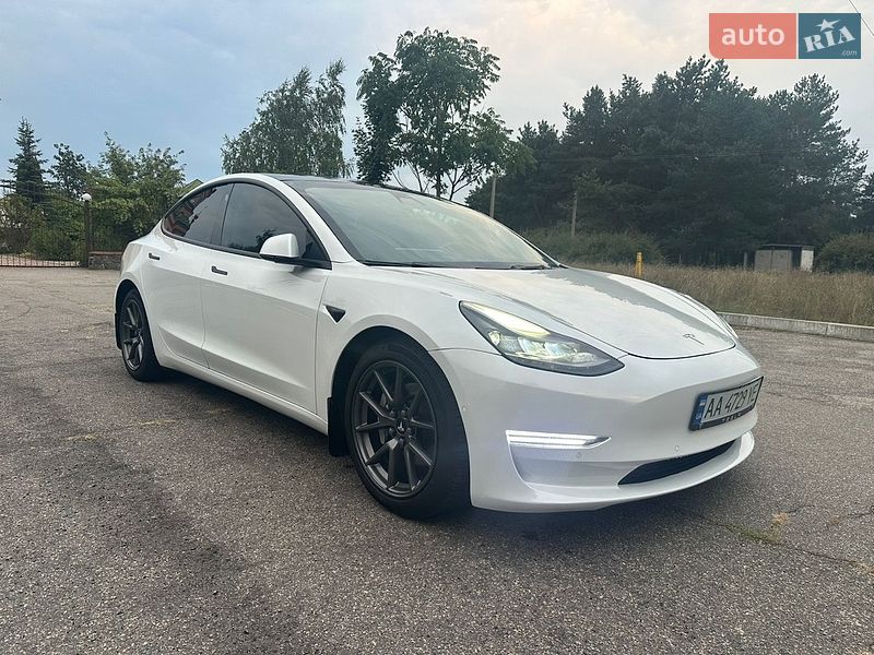 Седан Tesla Model 3 2021 в Кропивницком
