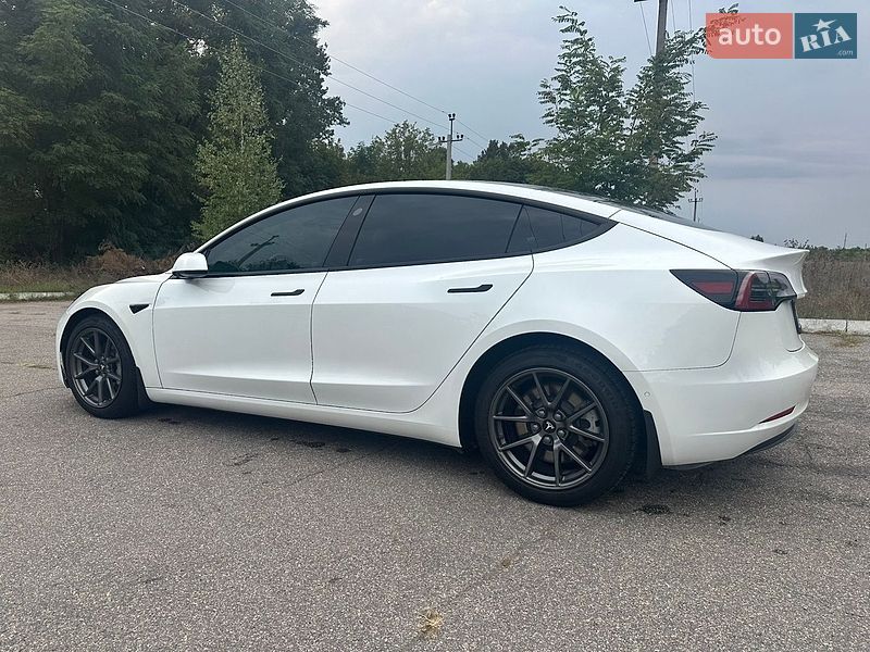 Седан Tesla Model 3 2021 в Кропивницком