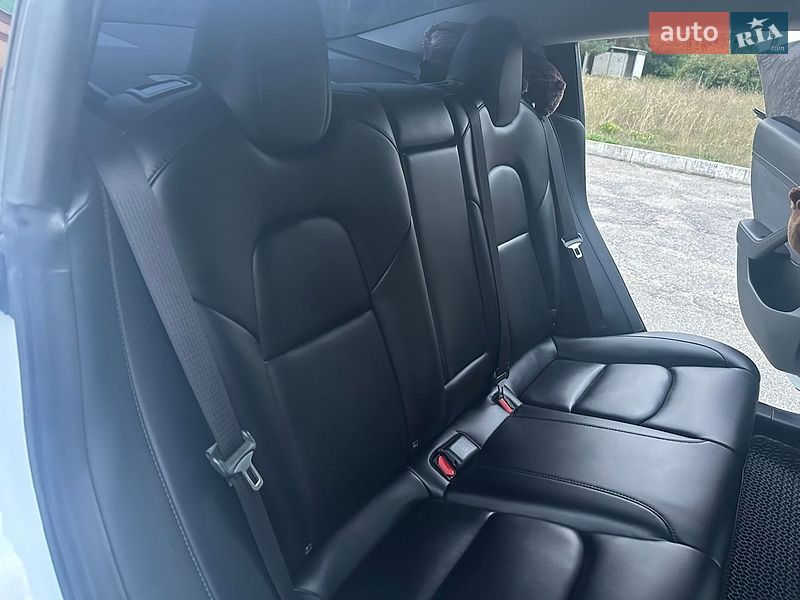 Седан Tesla Model 3 2021 в Кропивницком