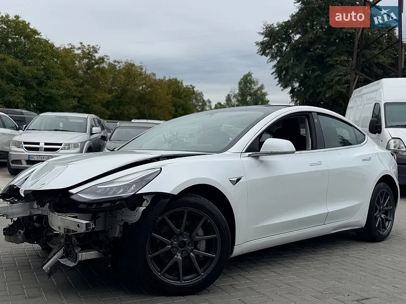 Tesla Model 3 2020