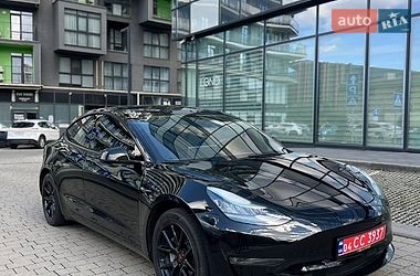 Седан Tesla Model 3 2022 в Львові