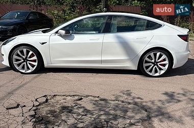 Седан Tesla Model 3 2019 в Львове