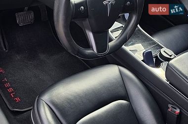 Седан Tesla Model 3 2018 в Ужгороде
