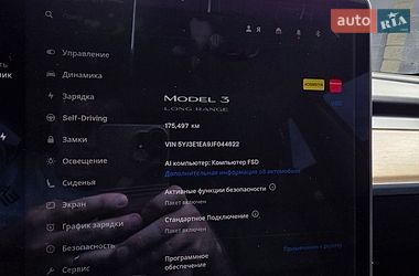 Седан Tesla Model 3 2018 в Ужгороде