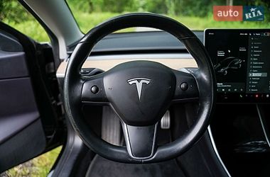 Седан Tesla Model 3 2019 в Києві