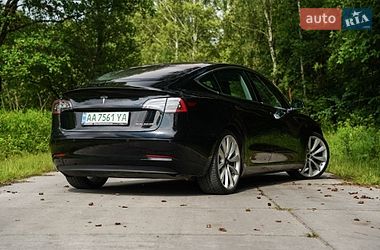 Седан Tesla Model 3 2019 в Києві