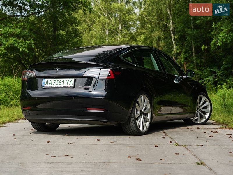 Седан Tesla Model 3 2019 в Києві